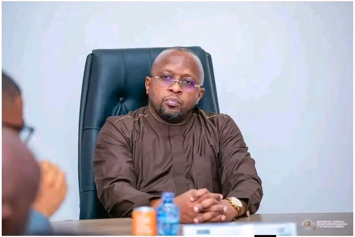 Crise sécuritaire à Kinshasa : une motion de défiance déposée contre le ministre de l’Intérieur